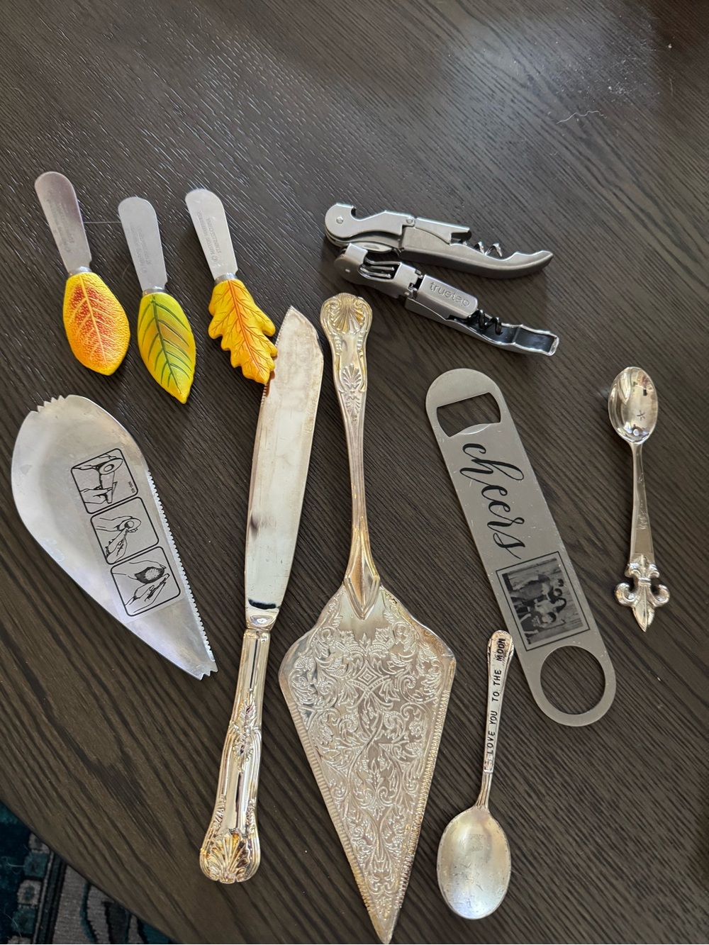 Mixed kitchen utensil lot